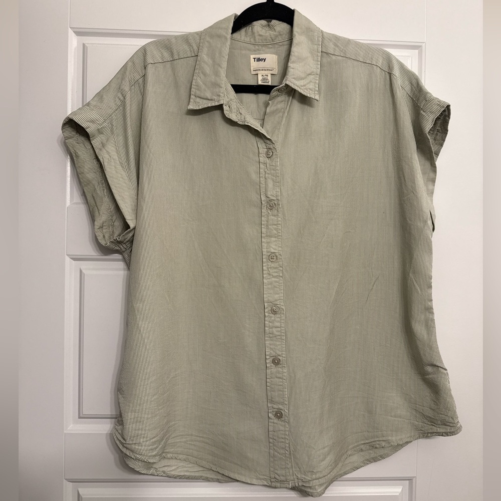Women’s Tilley Golf Shirt